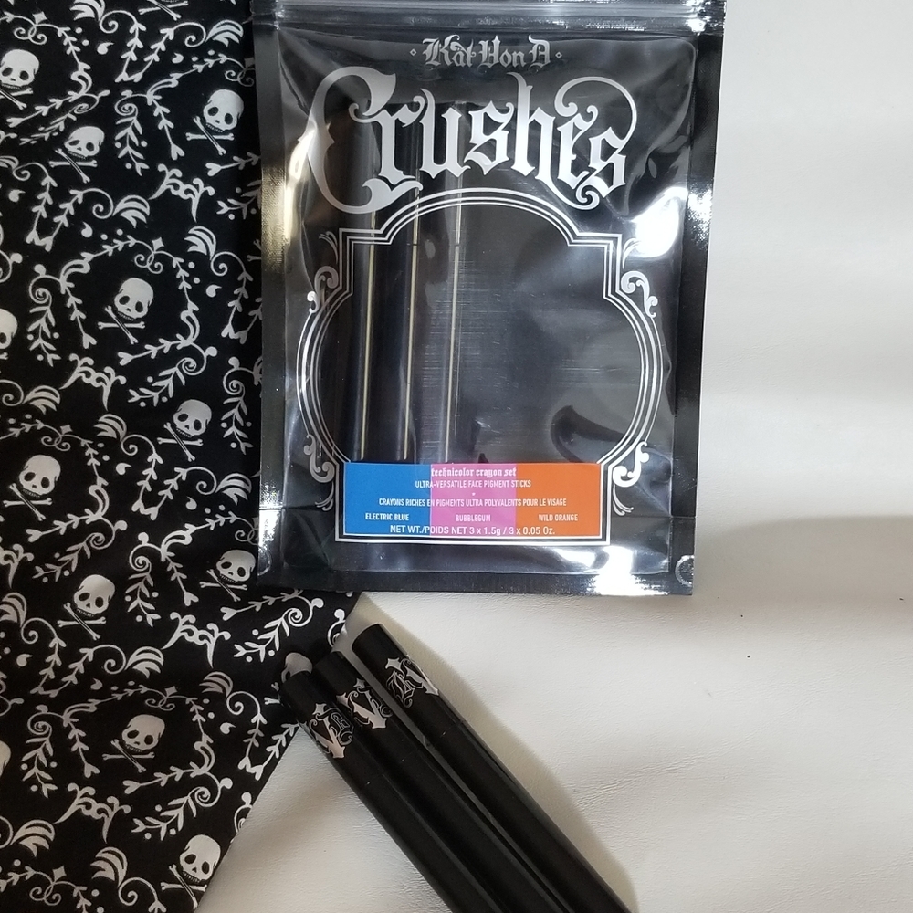 BNIB KVD CURRENT CRUSH TECHNICOLOR CRAYON TRIO!